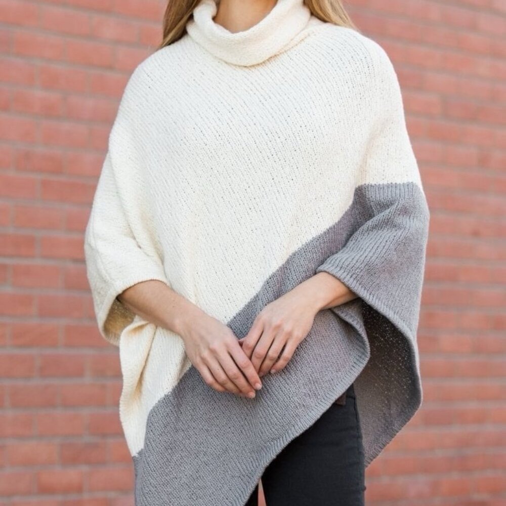 Overland By Indigenous Two-Tone Organic Cotton Poncho OS Creme Grey Boho Cottage